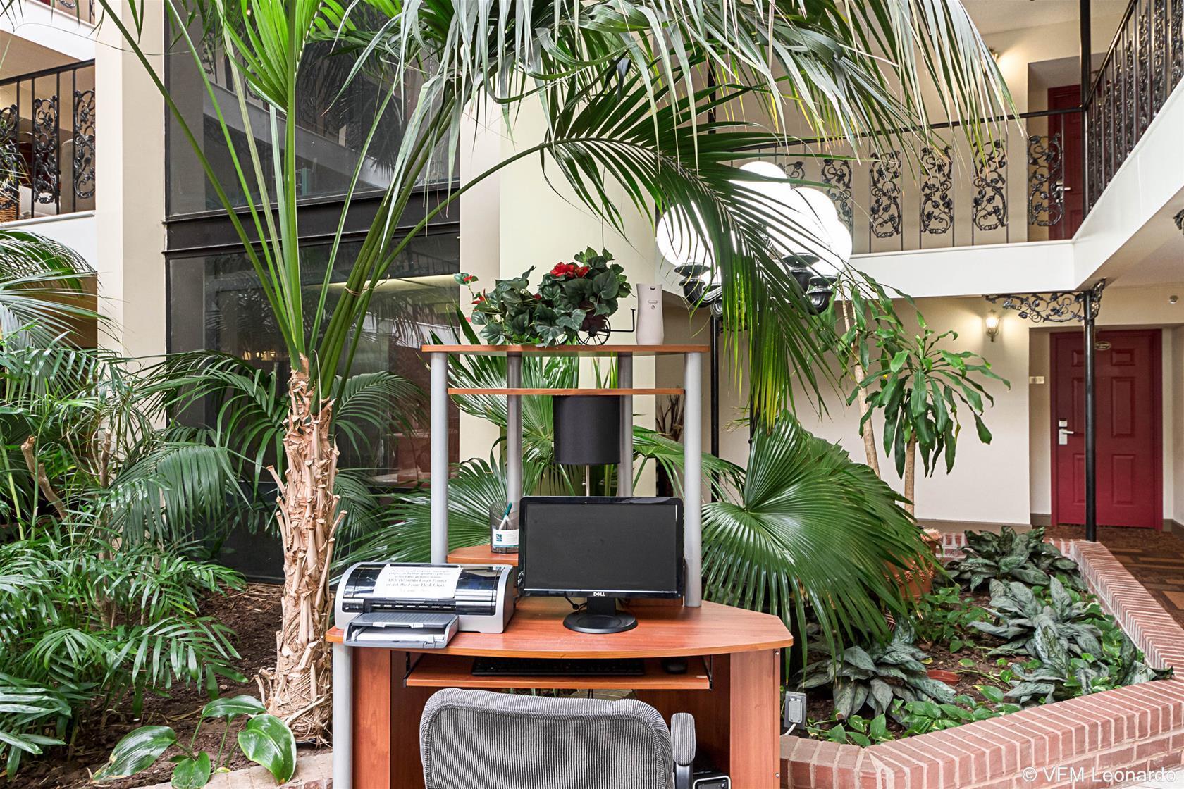 Coratel West Airport Hotel 3*
