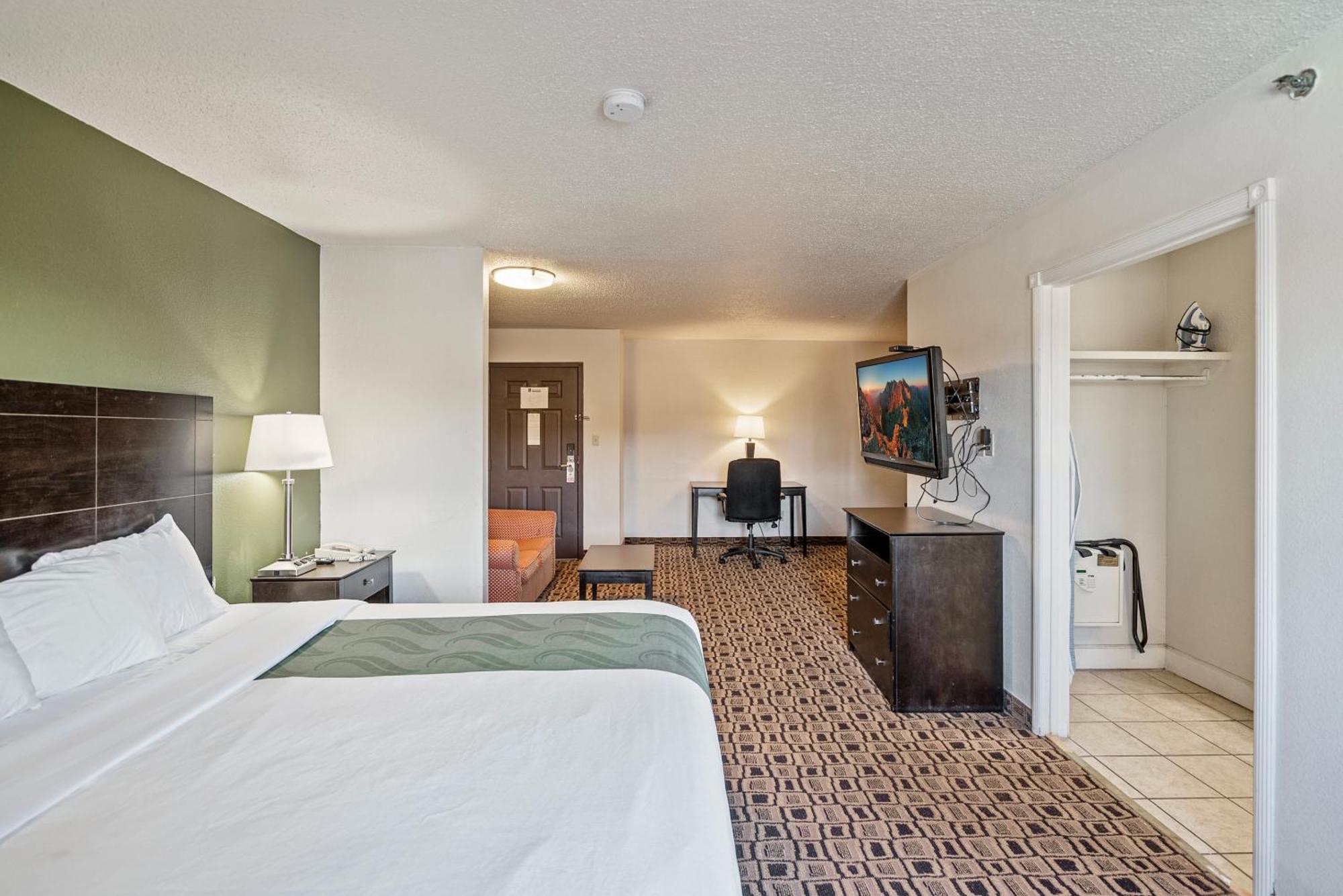 Coratel West Airport Hotel